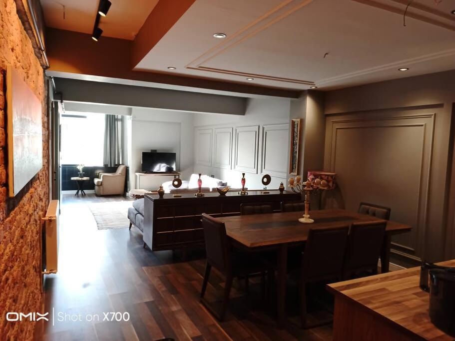 Taksim Meydana Komsu Cihangir De Genis 1+1 Appartement *